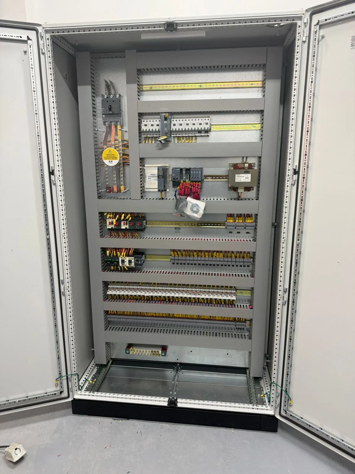Tablero de Control con PLC (Automatización)